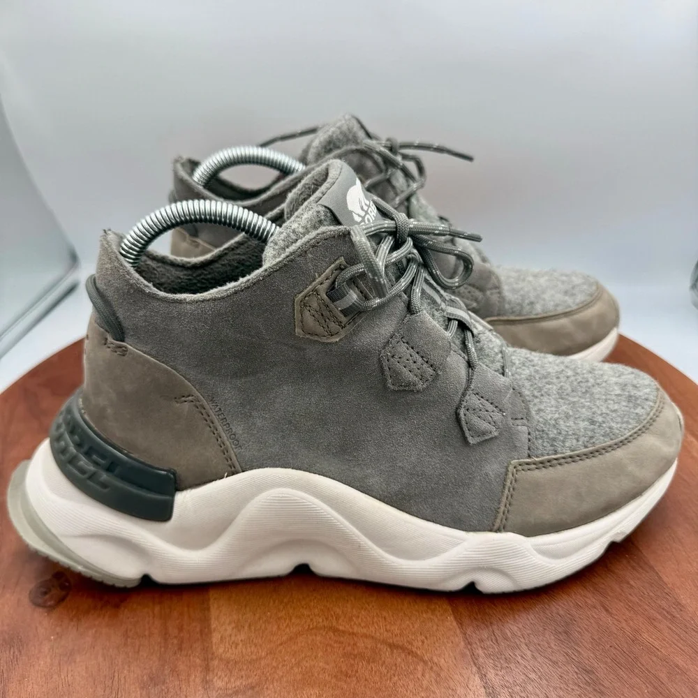 Sorel Kinetic RNEGD Caribu‎ Waterproof Sneaker Boots Quarry/Sea Salt Womens 9